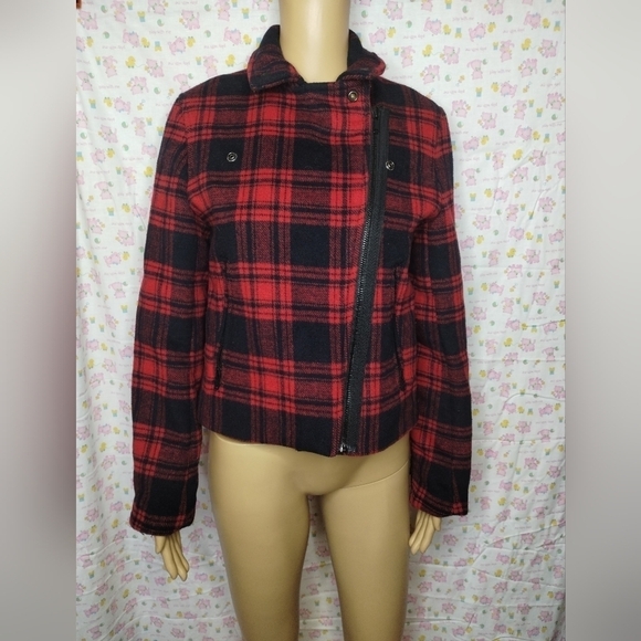 GAP Jackets & Blazers - Gap women's size small red and black flannel jacket coat